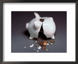 4612019~Coins-Spilling-Out-Of-Broken-Piggy-Bank-Posters